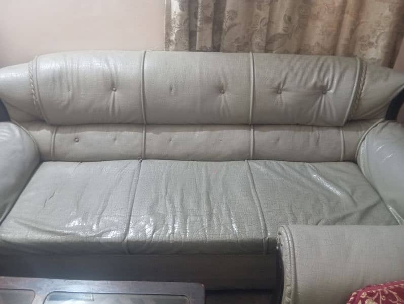 3 seater Sofa 0