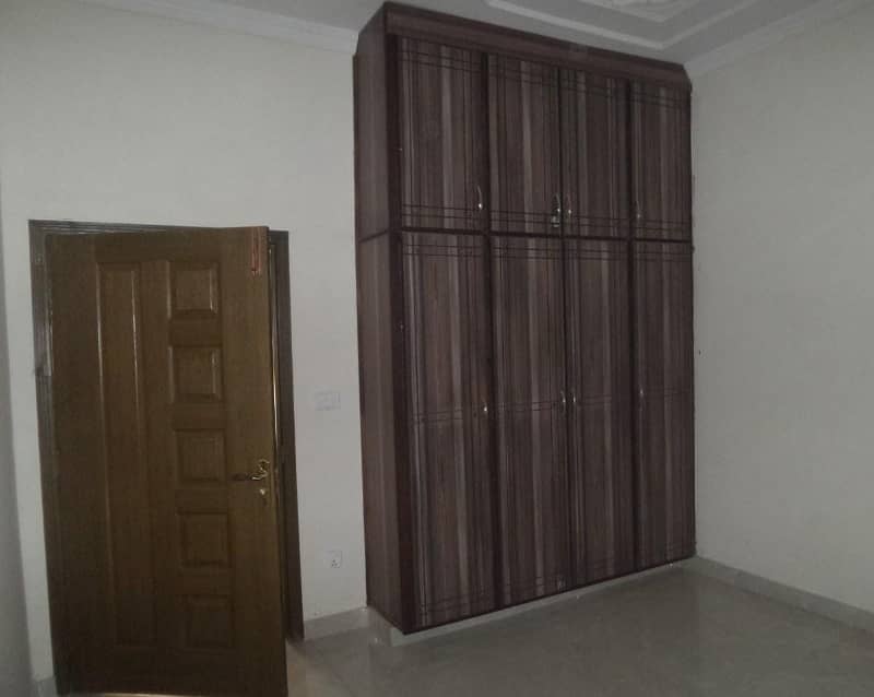 7 Marla Upper portion available for rent in G-13 1