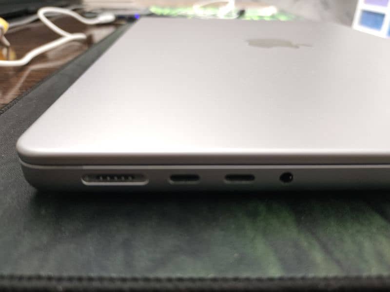 Macbook Pro M2 2023 4