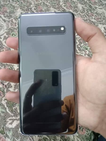 Samsung Galaxy s10 5g in scratchless condition 8