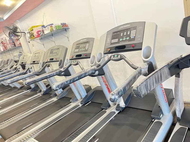 LIFE FITNESS USA BRAND COMMERCIAL TREADMILL FOR SALE AT WHOLSALE RATE 8