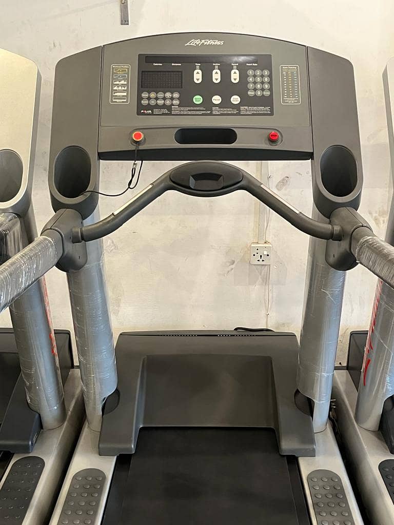 LIFE FITNESS USA BRAND COMMERCIAL TREADMILL FOR SALE AT WHOLSALE RATE 10