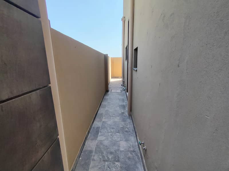 Outclass Location 5 Marla 3 Bedroom Modern Design House For Sale On 50Ft Road In Dha 9 Town Lahore 6