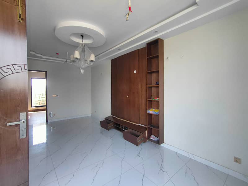 Outclass Location 5 Marla 3 Bedroom Modern Design House For Sale On 50Ft Road In Dha 9 Town Lahore 8