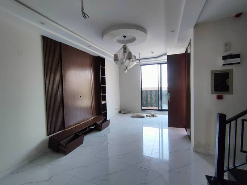Outclass Location 5 Marla 3 Bedroom Modern Design House For Sale On 50Ft Road In Dha 9 Town Lahore 9