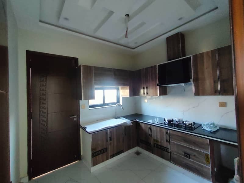 Outclass Location 5 Marla 3 Bedroom Modern Design House For Sale On 50Ft Road In Dha 9 Town Lahore 14