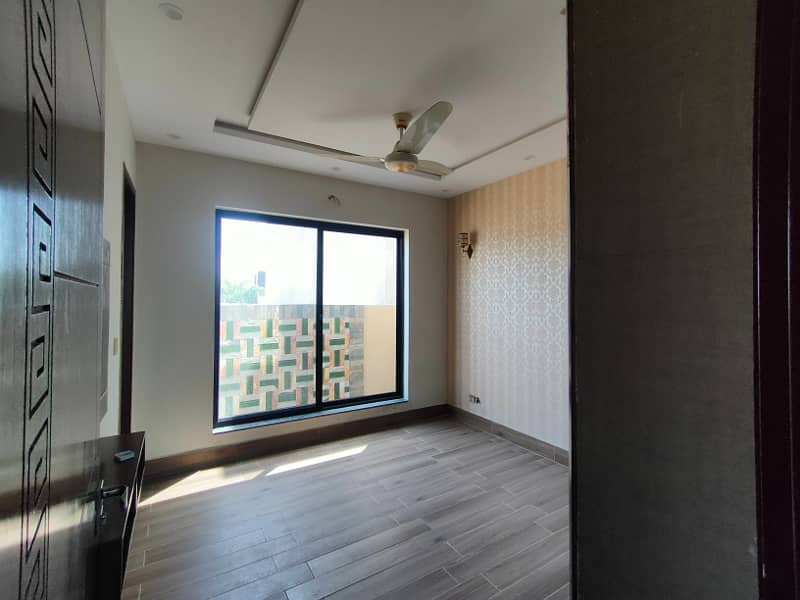 Outclass Location 5 Marla 3 Bedroom Modern Design House For Sale On 50Ft Road In Dha 9 Town Lahore 15
