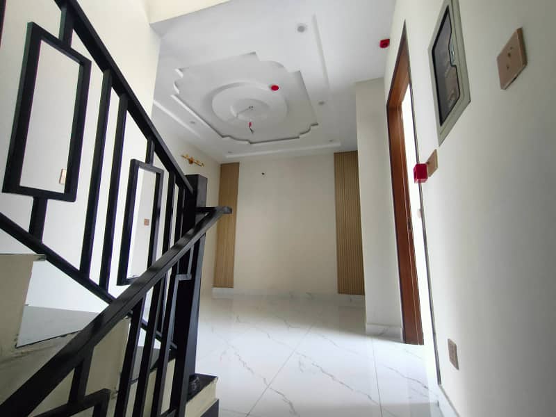 Outclass Location 5 Marla 3 Bedroom Modern Design House For Sale On 50Ft Road In Dha 9 Town Lahore 22