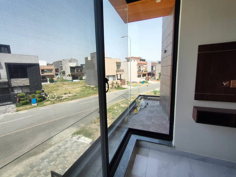 Outclass Location 5 Marla 3 Bedroom Modern Design House For Sale On 50Ft Road In Dha 9 Town Lahore 24