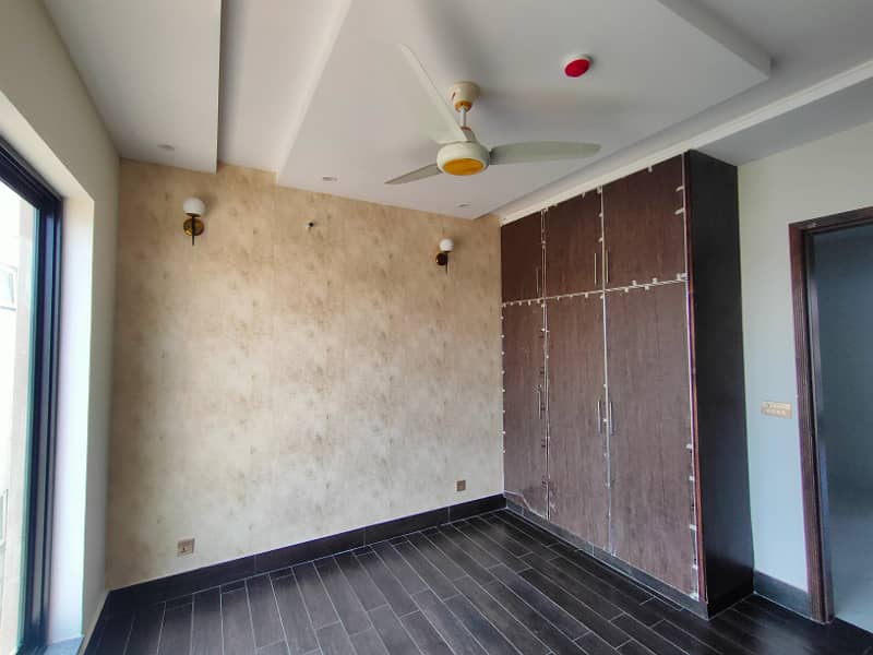 Outclass Location 5 Marla 3 Bedroom Modern Design House For Sale On 50Ft Road In Dha 9 Town Lahore 33