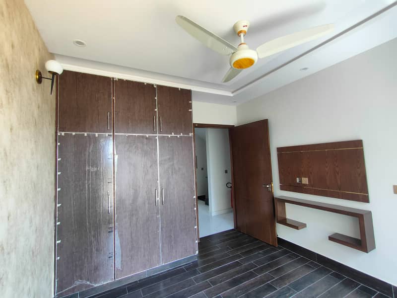 Outclass Location 5 Marla 3 Bedroom Modern Design House For Sale On 50Ft Road In Dha 9 Town Lahore 35