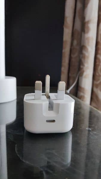 iPhone 20W power adapter 4