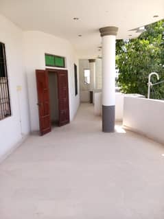 1ST FLOOR 3 BED DD IN SADI TOWN BLOCK 4 GOOD FOR SMALL FAMILY
