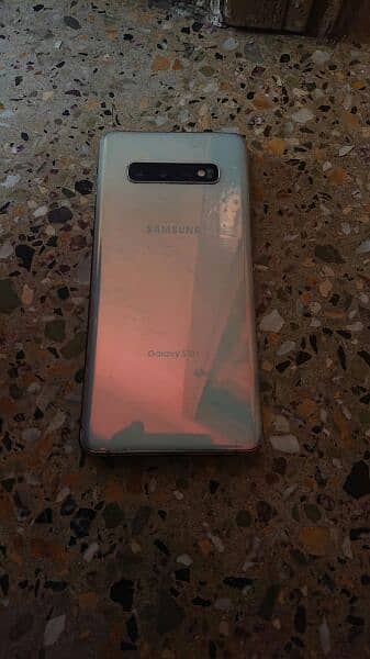 Samsung Galaxy S10 plus 4