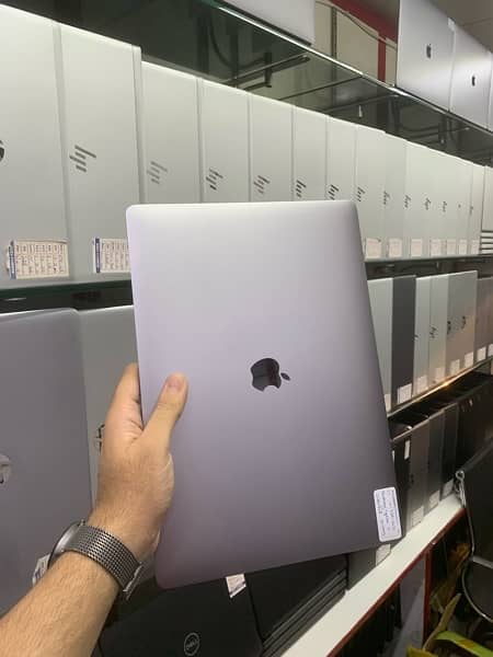 MACBOOK PRO 2017 15” 4