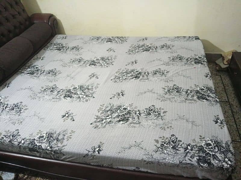 King size bed 2