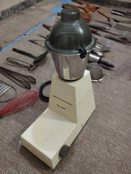 Electric Cooker, Fan, Grinder & Mixer, Cattle And Sandwich Maker 9