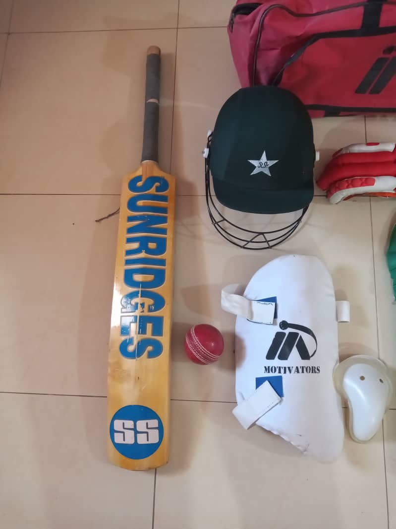 Cricket Kit for sale. Suitable for kids age 8-14 year 1