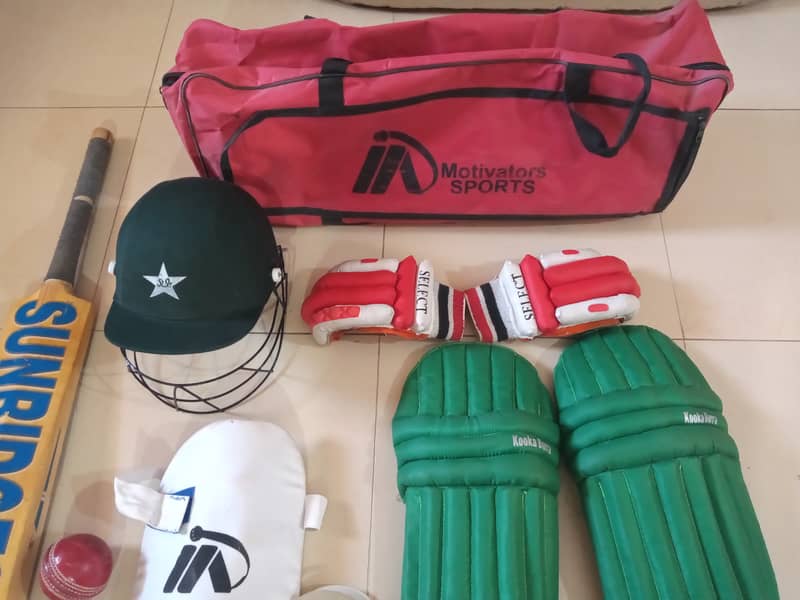Cricket Kit for sale. Suitable for kids age 8-14 year 3