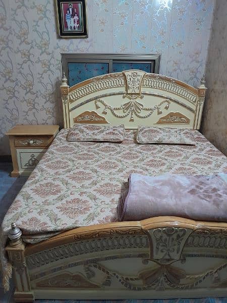 Luxury Bed with pure wooden on cheap price 4