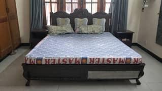 Bed set with side tables
