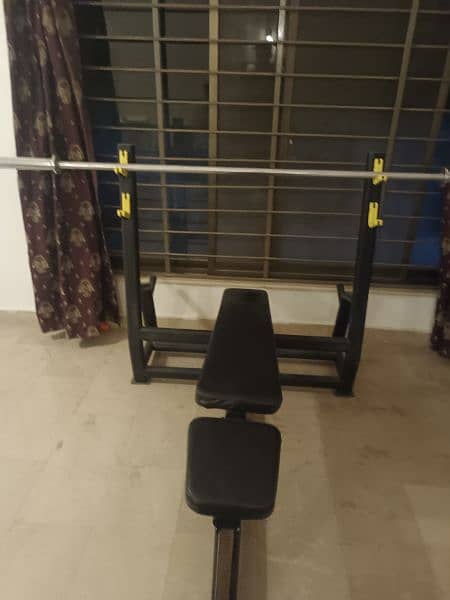imported universal bench with shoulder stand and 6.5  feet rod 2