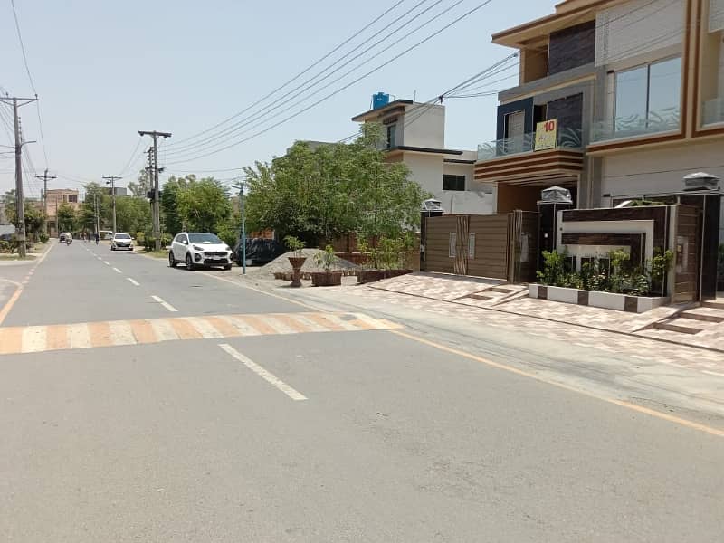 Highly-Desirable House Available In Wapda Town For Sale 3