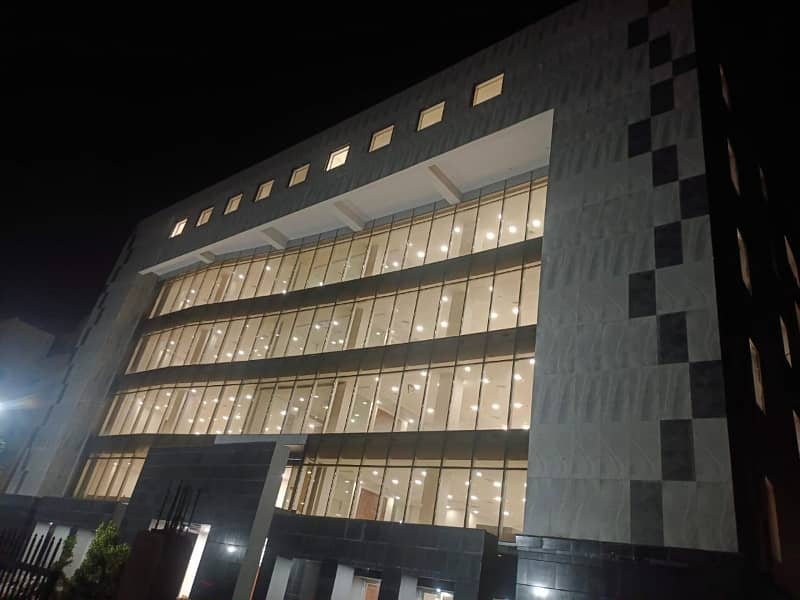 Commercial State Of Art Building Avaibale For Rent. 7