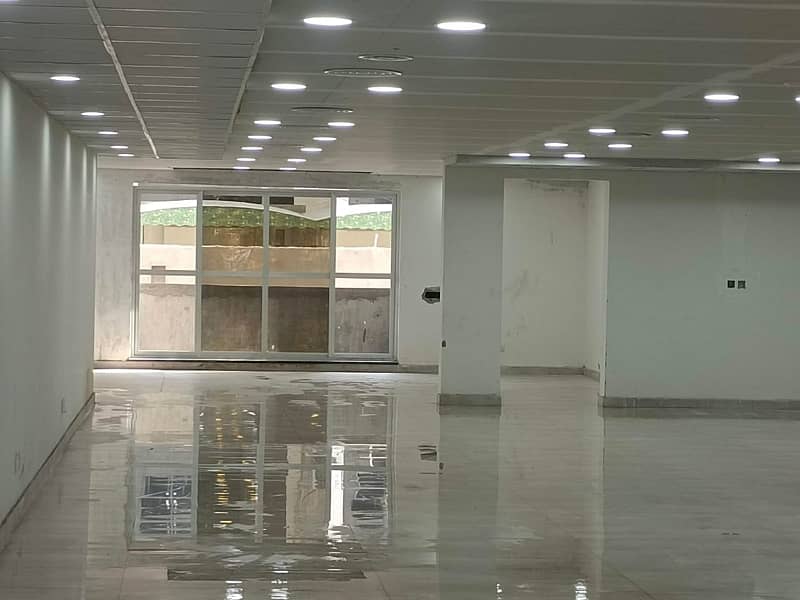 Commercial State Of Art Building Avaibale For Rent. 13