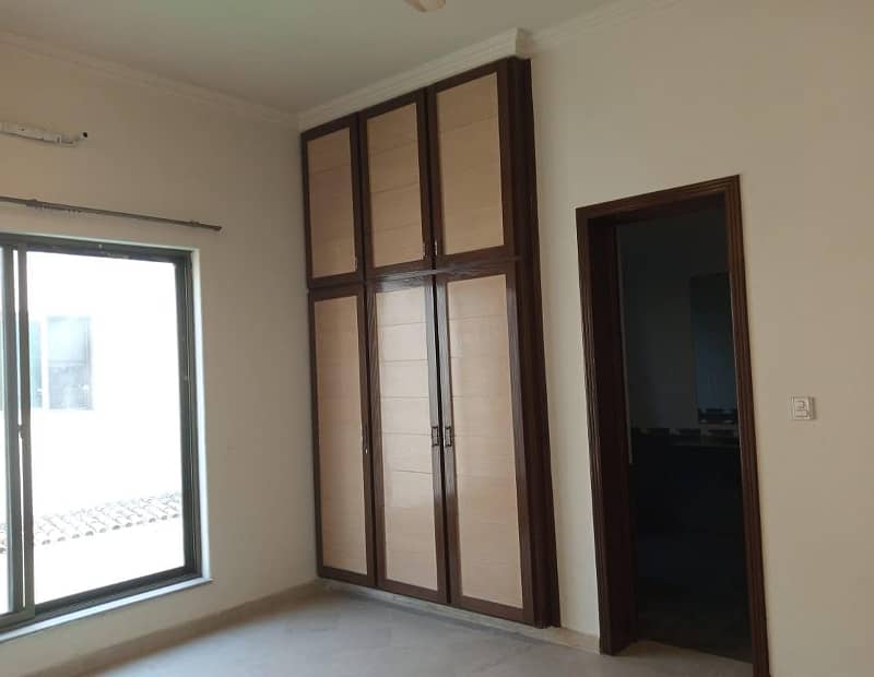 1 Kanal Vitra Modern Design Upper Portion Available For Rent in DHA Phase 4 9
