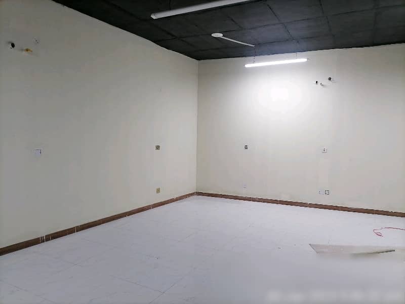 To Rent You Can Find Spacious Warehouse In Johar Town Phase 2 - Block R 4