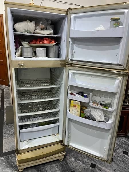 PEL refrigerator in good condition  jumbo size 3