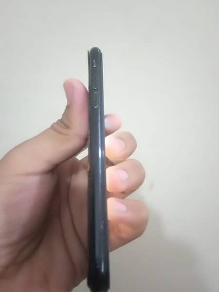 iphone 7 black color pta approved 128 3