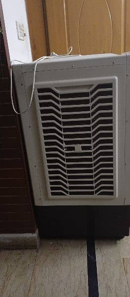 electric air cooler 10/10 condition slightly used 2