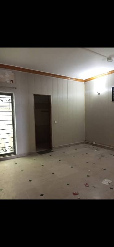 10 marla upper portion available for rent in pak arab housing scheme Main farozpur road Lahore 6