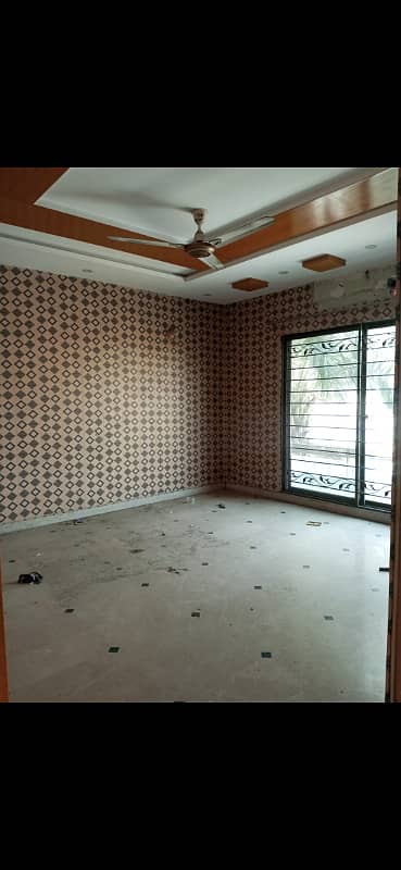 10 marla upper portion available for rent in pak arab housing scheme Main farozpur road Lahore 9