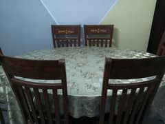 dining table in mint condition