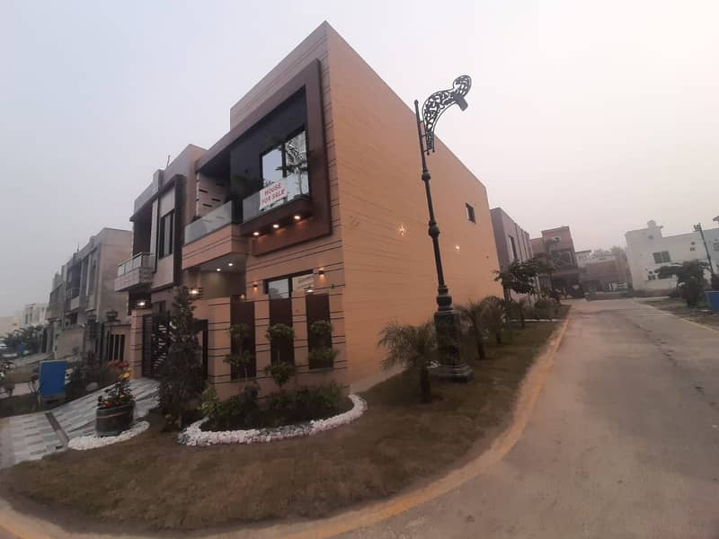 CORNER- Prime Location Modern Style Villa For Sale C Block 5