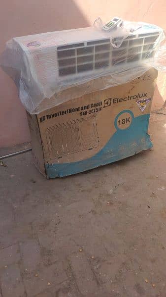 Electrolux 1.5 ton invertor heat and cool japani assembled 2