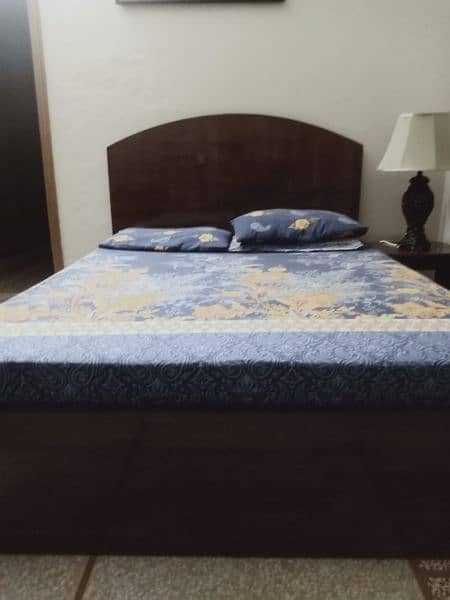 Brand New custom made bed set for immediate sale 0