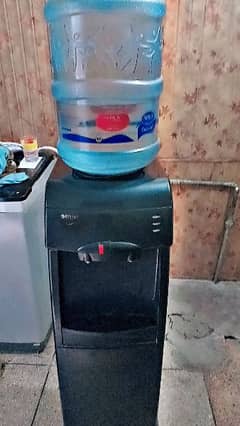 Orient water dispenser black colour with refrigerator