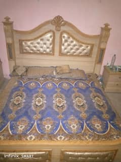 bed set / dressing table / side table / double bed