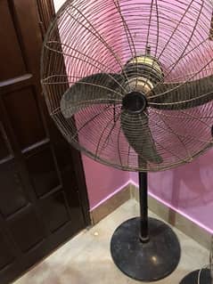 super Asia full size table fan in good condition 0