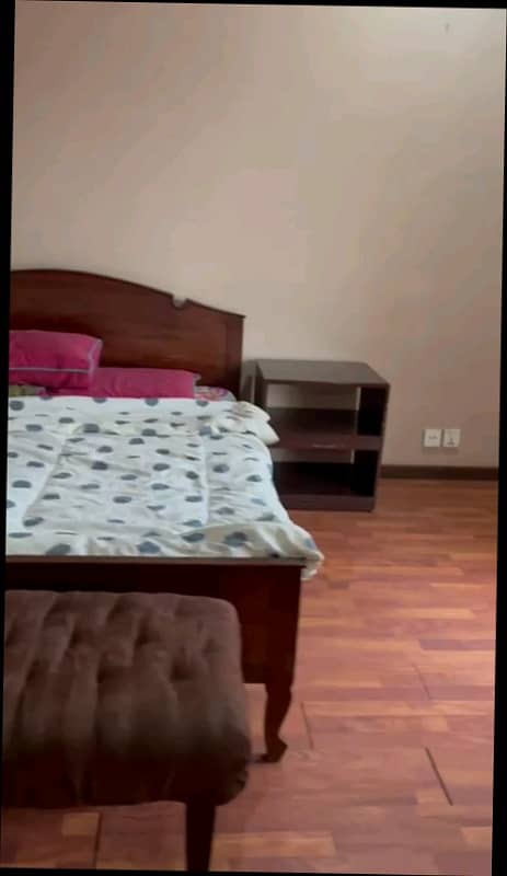 1-Kanal FURNISHED Upper Portion with SEPERATE GATE 3-Bed TV Lounge Kitchen Rent is Final 27