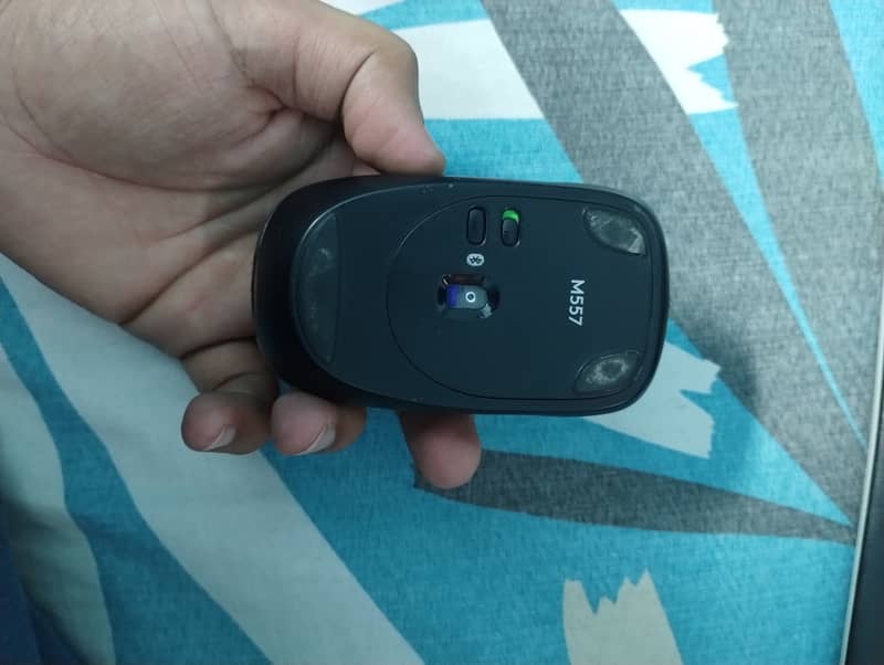 Logitech M557 Bluetooth Wireless Mouse 1