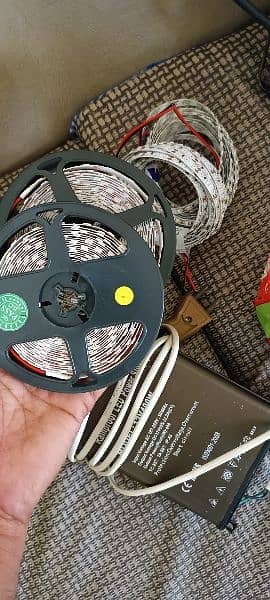 Some Led strip lights with driver and other items for sale 3
