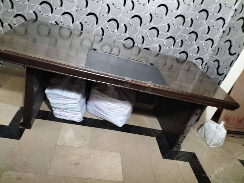 Office table for sale 4