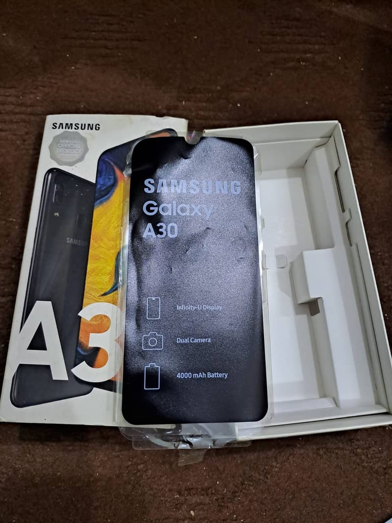 Samsung A30 box 5