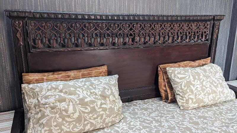 King size Sheesham bedroom set (bed + side tables + dressing table) 2