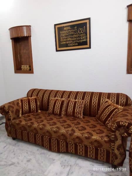 Sofa Set 5 Seater Excellent Condition 2